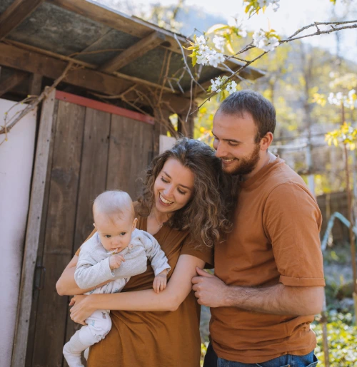 An image showing an immigrant family in Canada